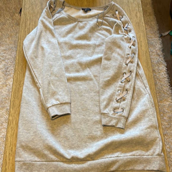 Le Chateau sweater dress - Picture 1 of 3